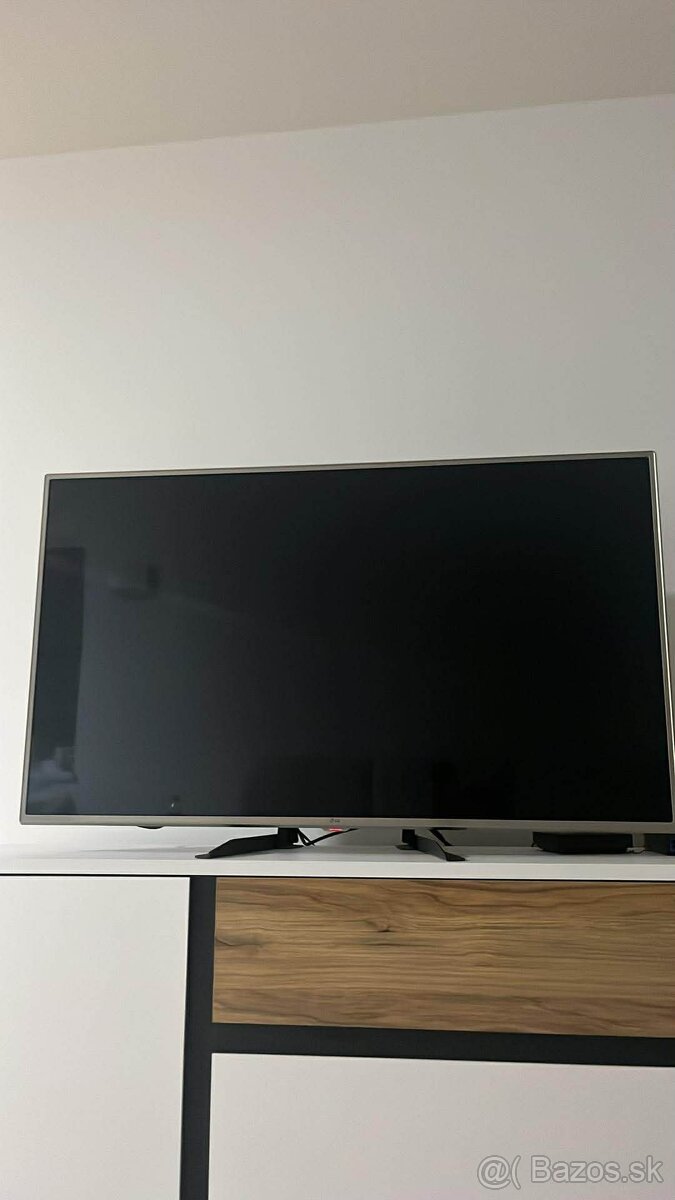 Televízor LG49LH615V + drziak - 3