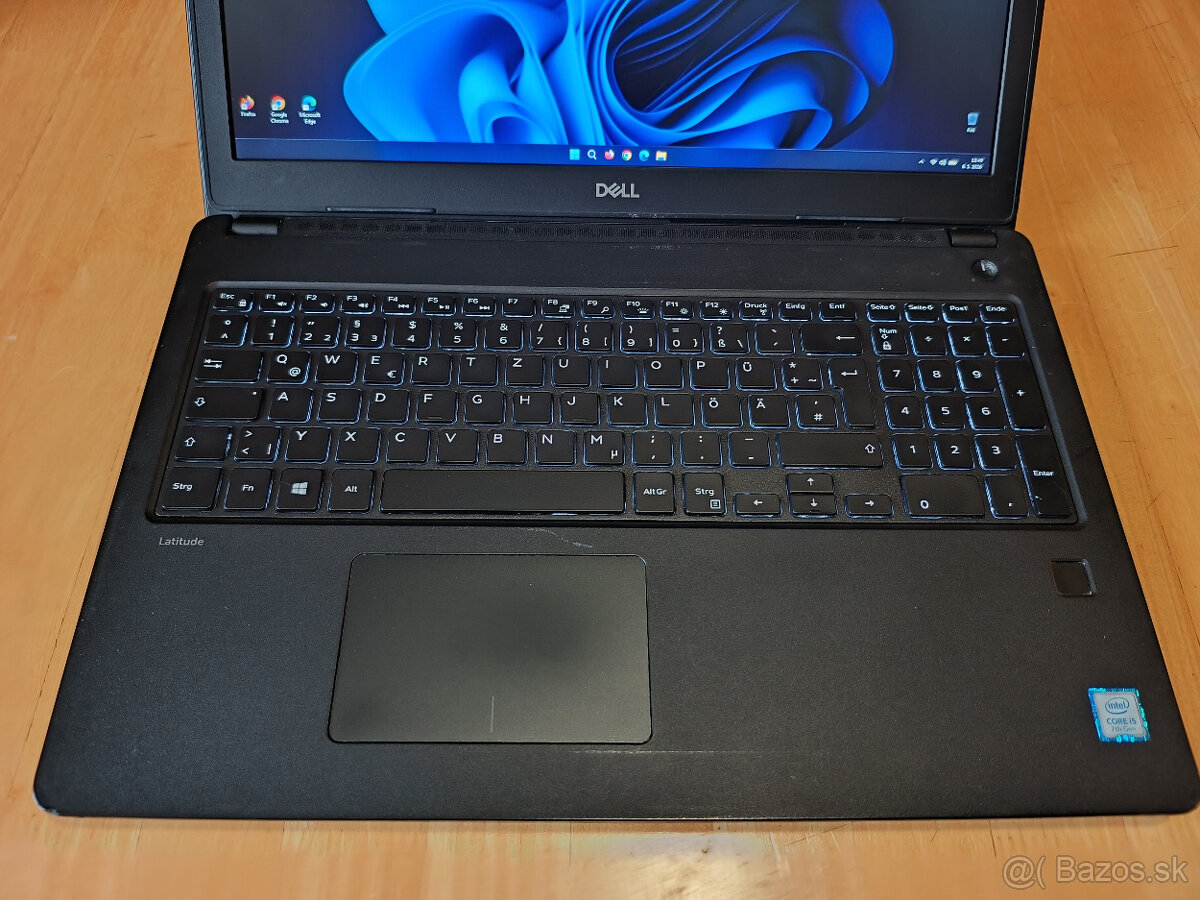DELL Latitude 3580 - 15.6" / i5 / DDR4 / SSD / AMD grafika - 3