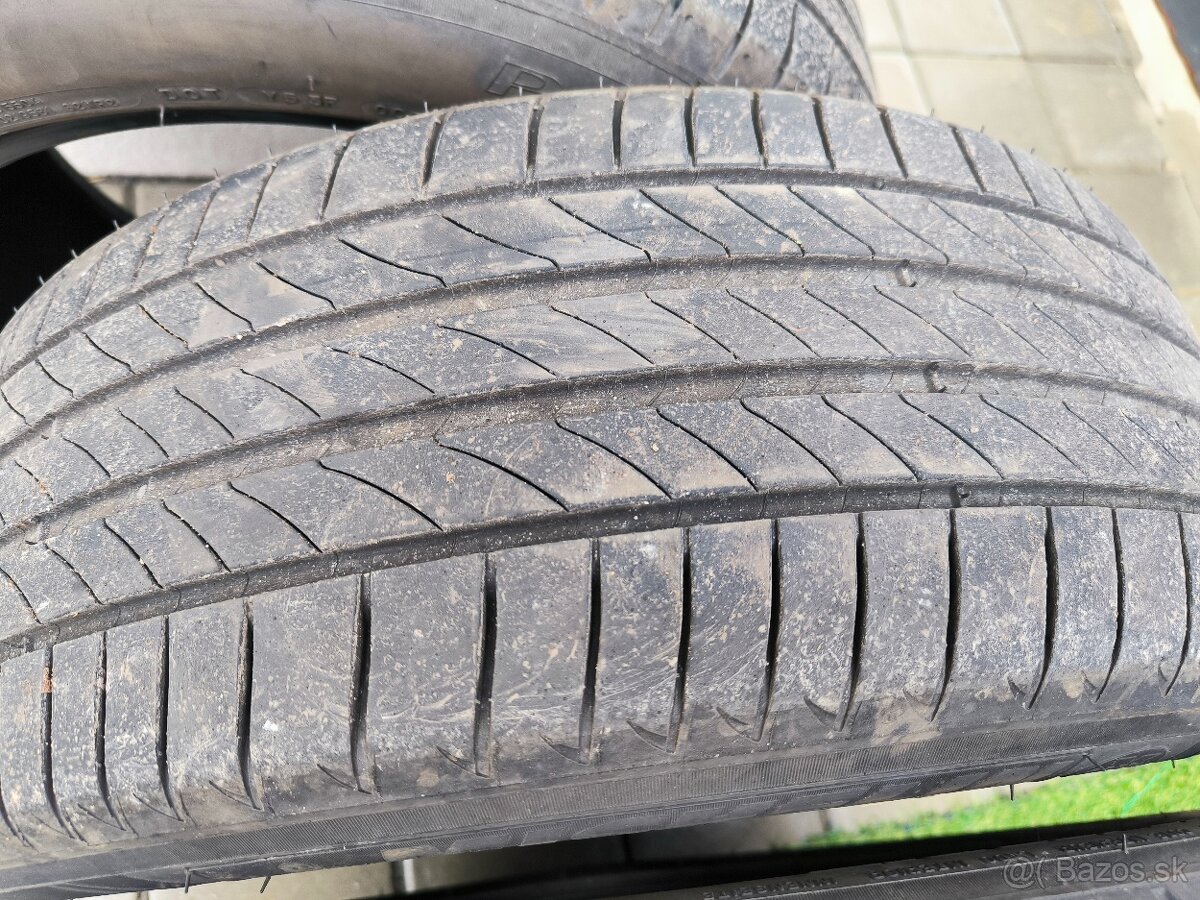 Predam letnu sadu Michelin Primacy 3 215/55/R17 94V - 3