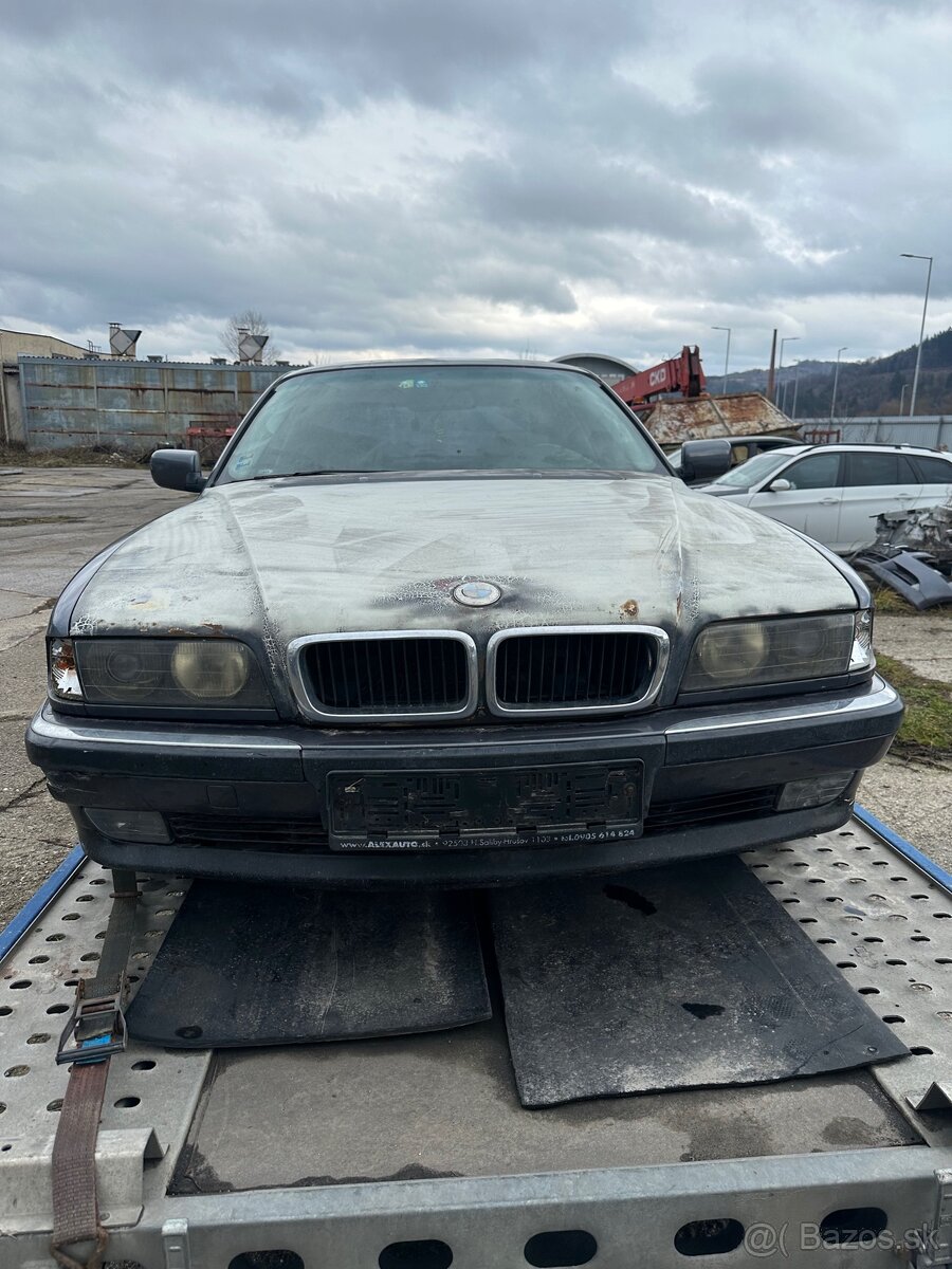 Rozpredam BMW e38 725tds - 3