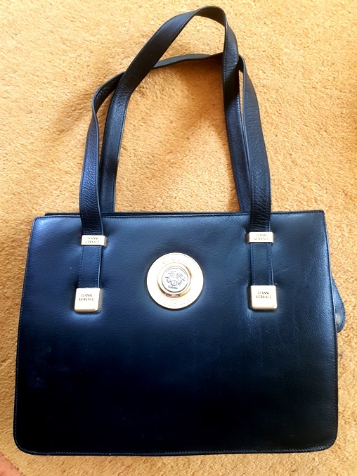 kabelky z kože COCO a VERSACE - 3