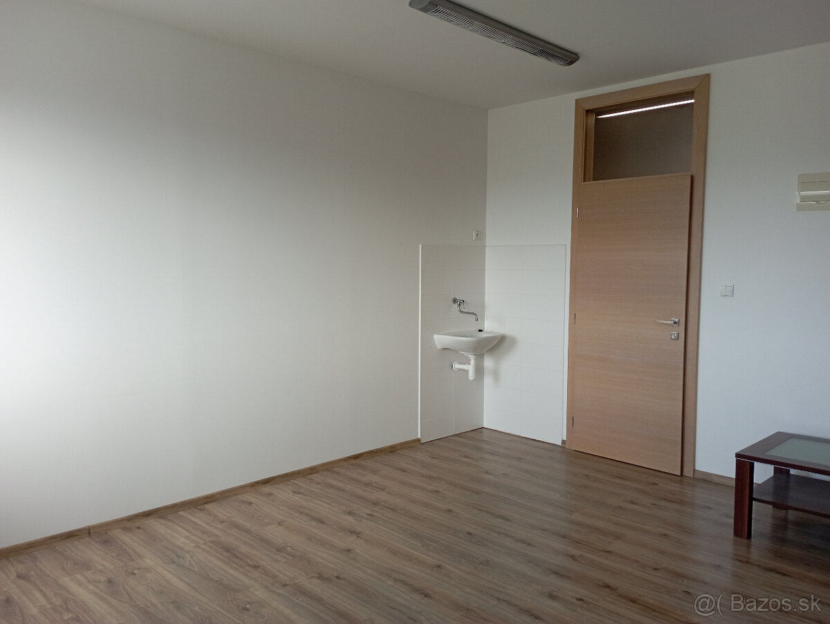 Kancelária Sabinov /časť Orkucany - 3