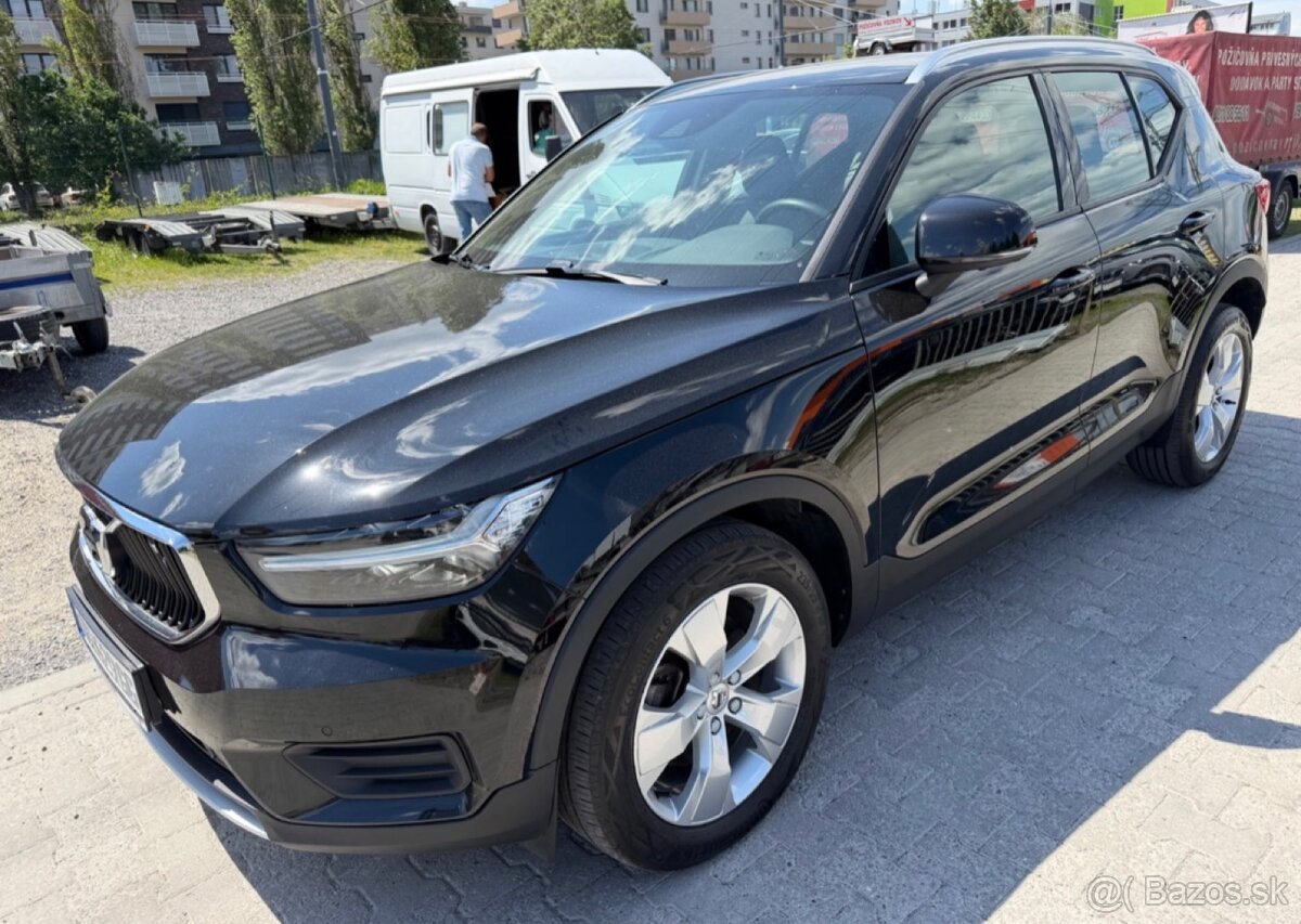 Volvo XC40 B4 Momentum Pro AWD A/T🔥 - 3