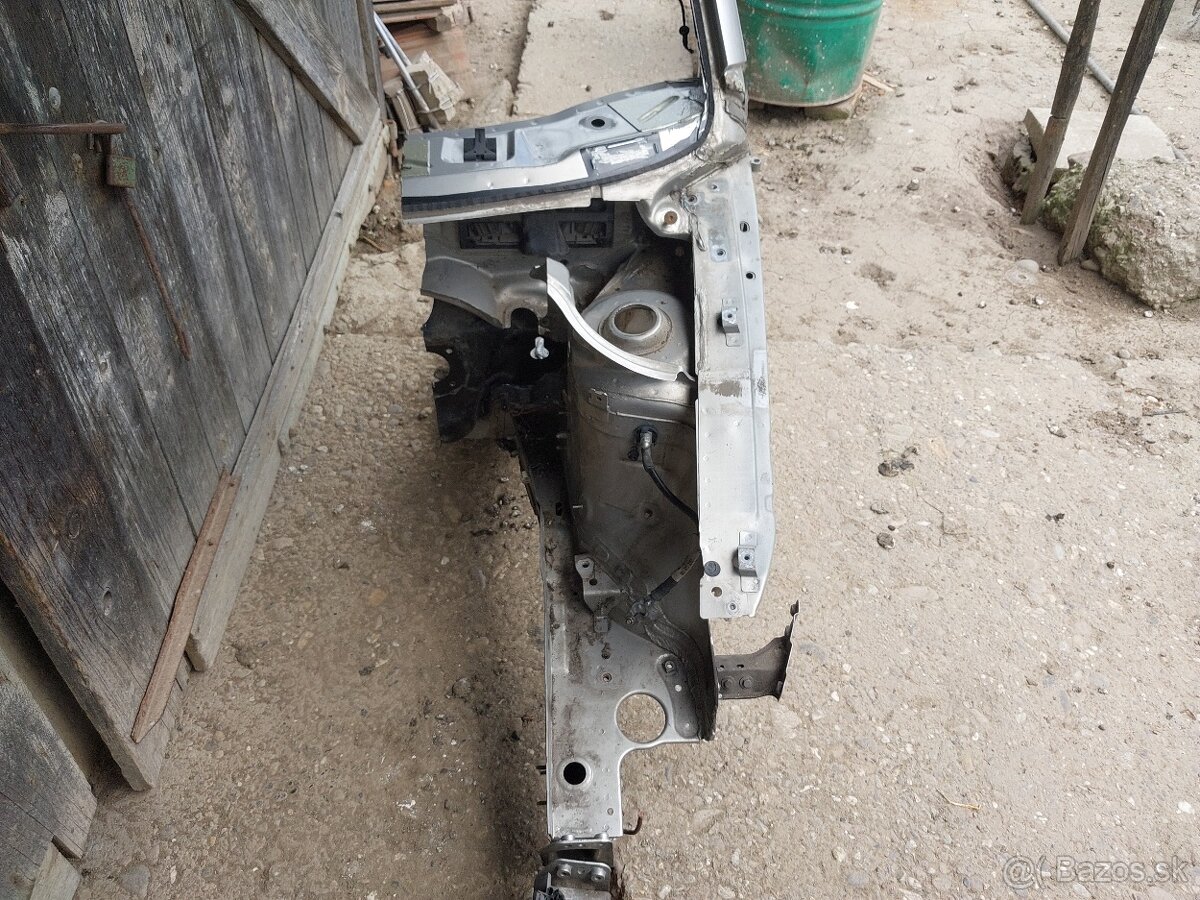 Predné nosníky na Volkswagen Polo 2012 - 3