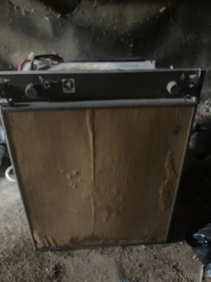 Ladnicka na plyn 12v a220v do Karavanu - 3