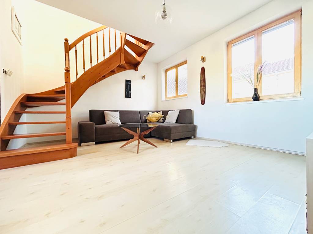 ASSENZIO-PRENÁJOM-2.IZBOVÝ MEZONET S TERASOU -77M2- ZOCHOVÁ - 3