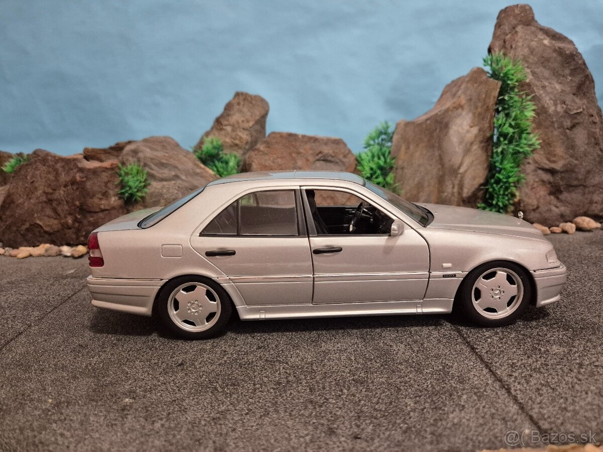 prodám model 1:18 mercedes benz C36 AMG - 3