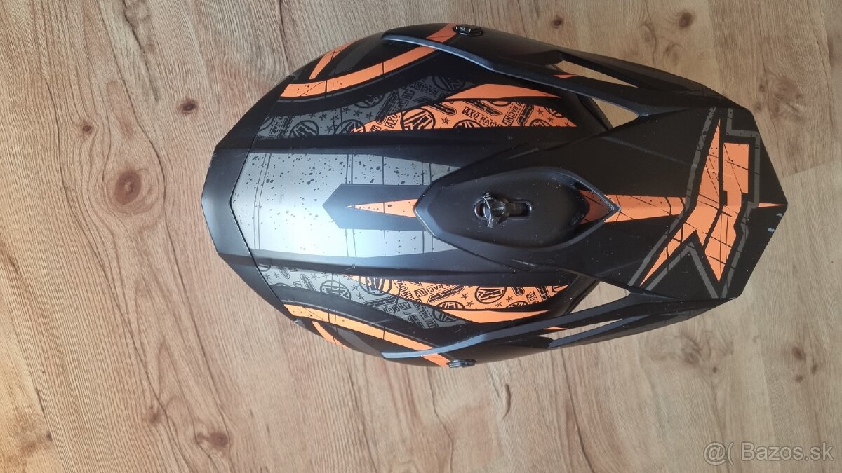 Prilba Axo Oakley - 3