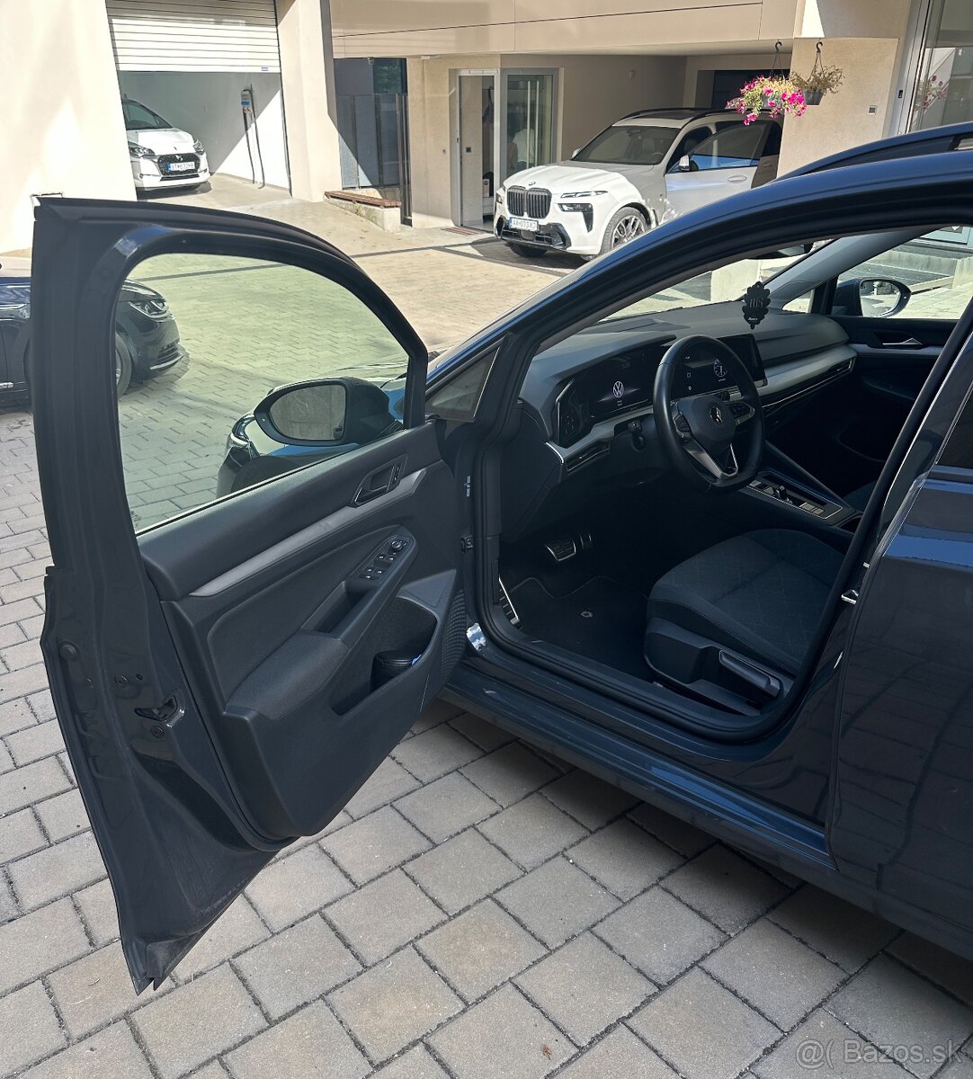 Volkswagen Golf 8 2.0 DSG aut, TDi LIFE r.v. 03/2022 - 3