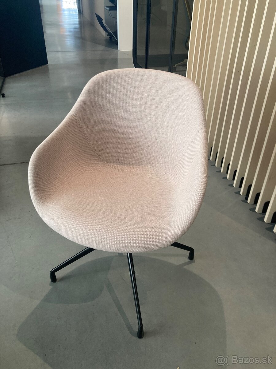 Dizajnová stolička HAY AAC 121 - 3