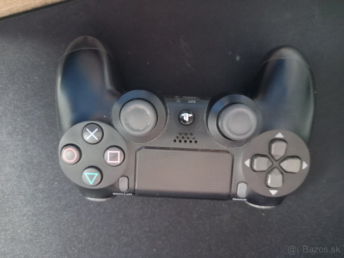 Predám Playstation 4 pro 1tb - 3