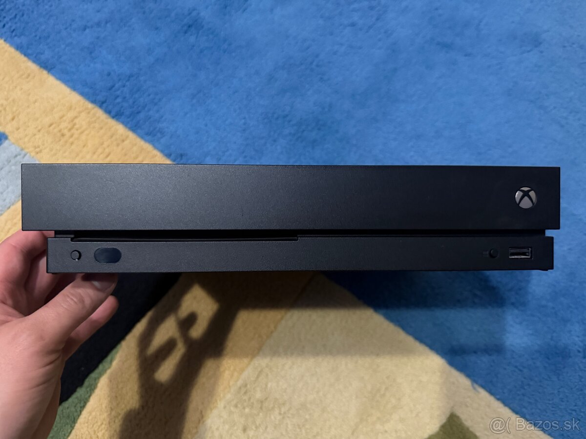 Xbox One X 4K - 3