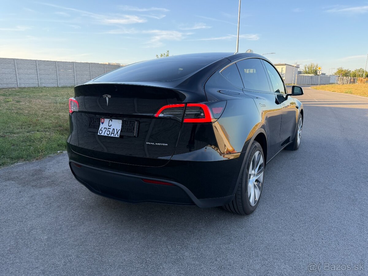 Tesla Model Y Long Range All-Wheel Drive - 3