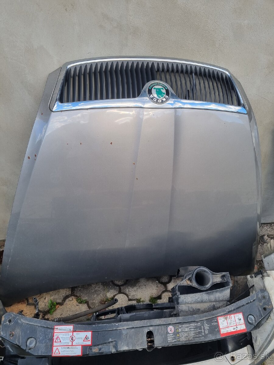 Škoda Octavia 2 Predok predný nárazník kapota - 3