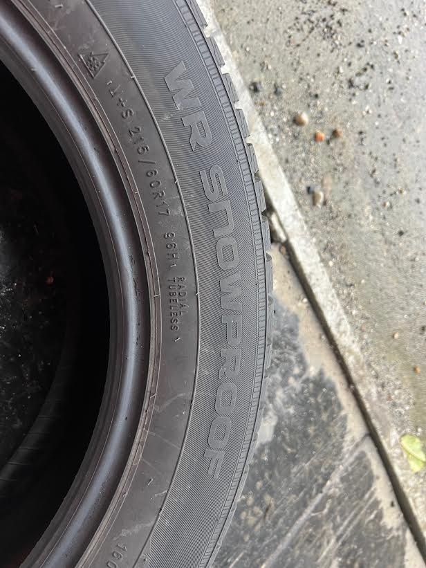Nokian 4 kusy 215/60 R17 zimné - 3