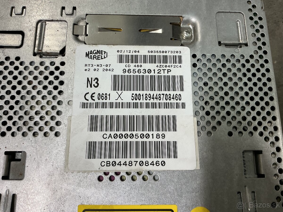 Peugeot 607 fac. - originál. rádio + display. - 3