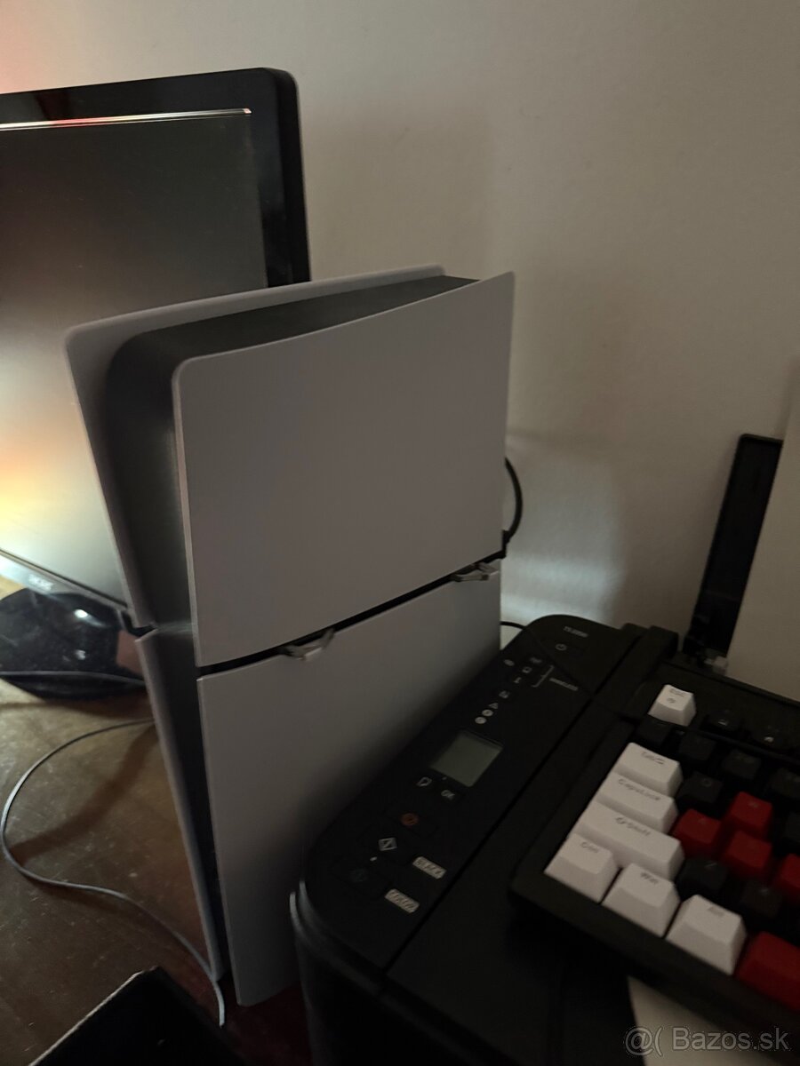 Predám PS5 slim - 3