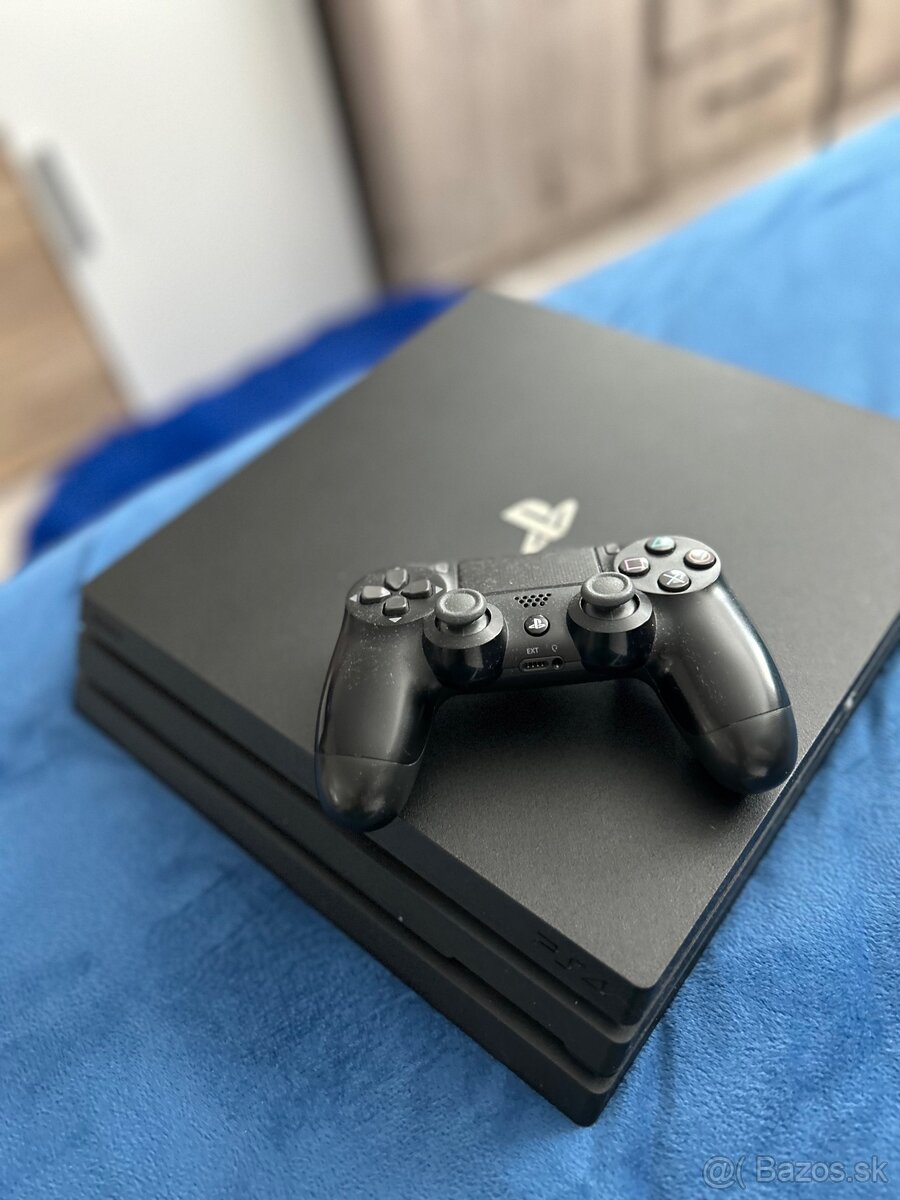 Playstation 4 Pro 1TB - 3