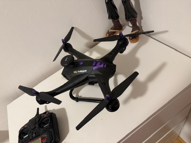 dron dron x6 follower - 3