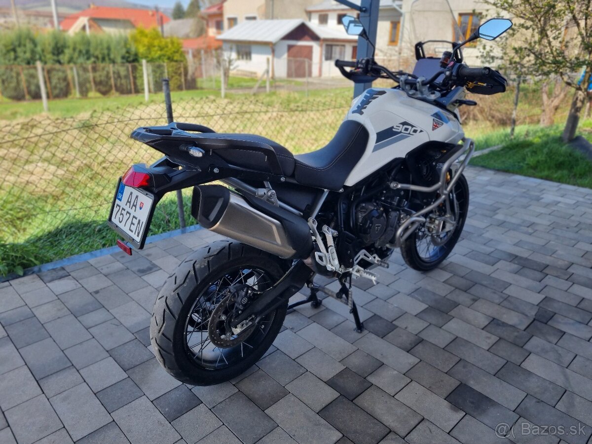 Predám TRIUMPH Tiger 900 Rally rv: 06/2021 naj:25600 z