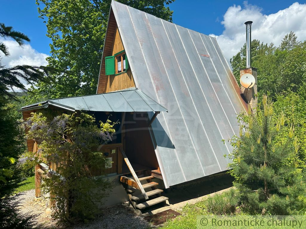 Kompletne zariadena chata blízko lyžiarskeho vleku Kokava- - 3