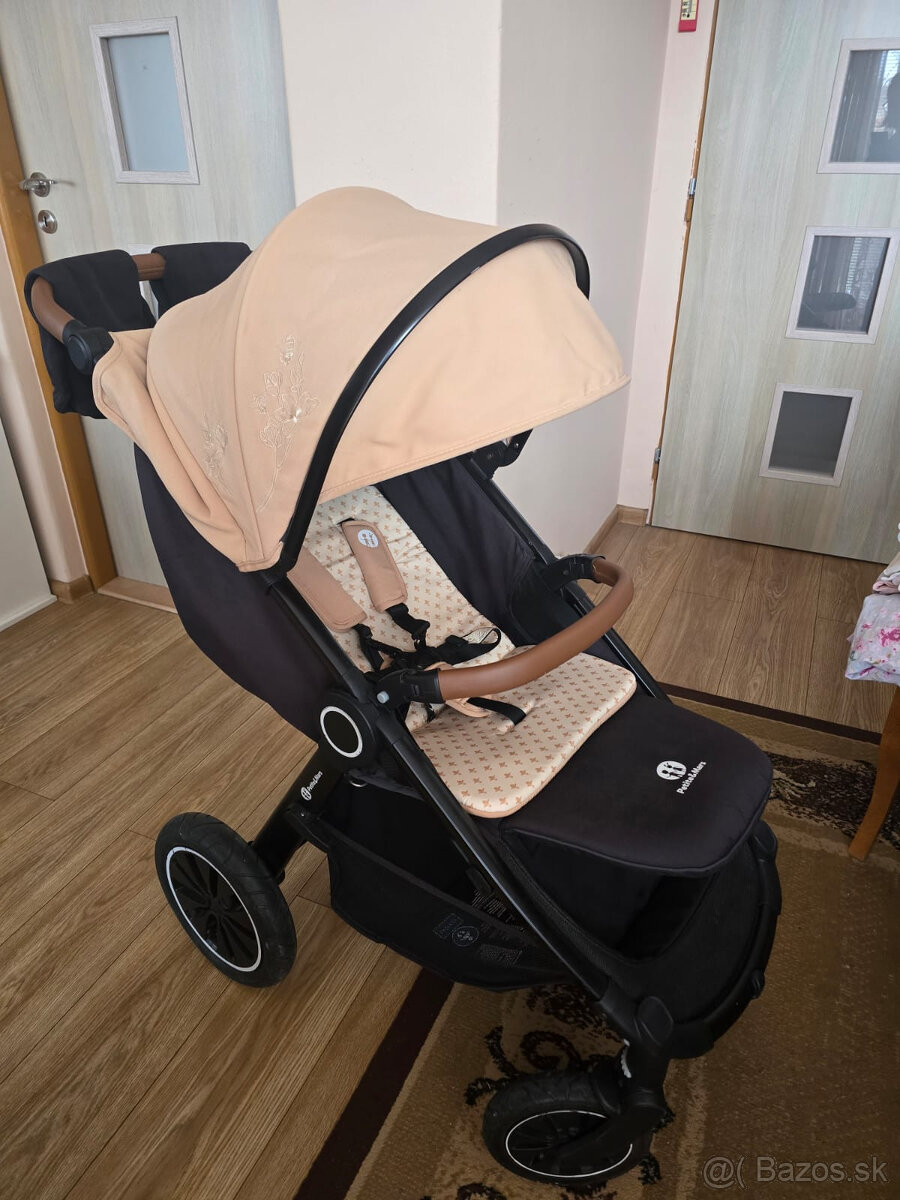 Sportovy kocik Petite&Mars Royal Heritage Bee TOP STAV - 3