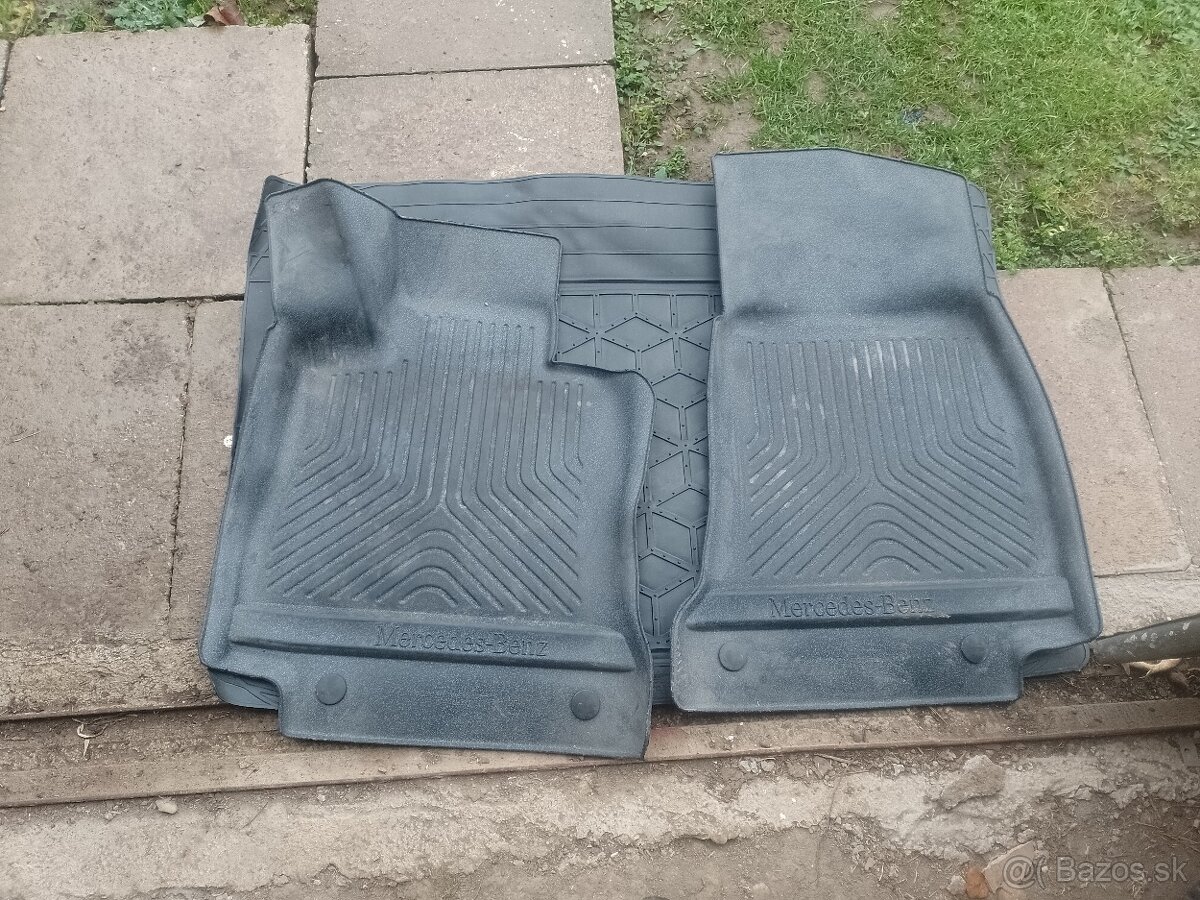 Predám gumené rohože kodiaq Superb 3 mercedes E - 3