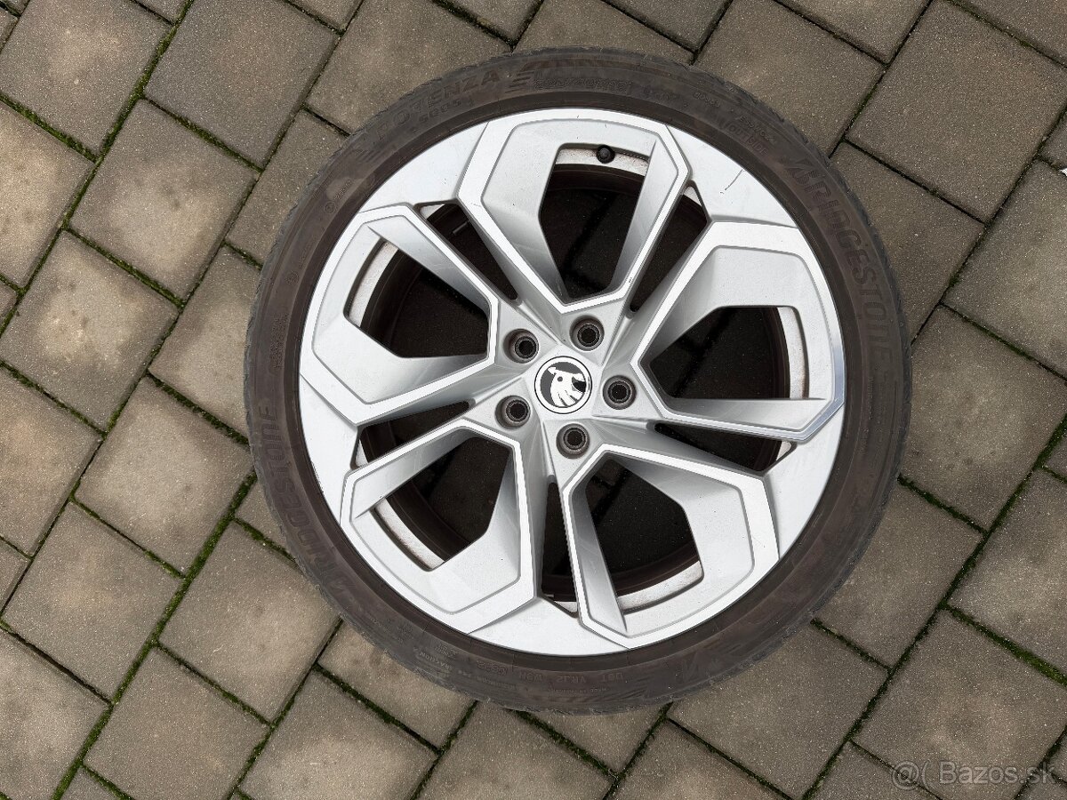 Letná sada Škoda Altair 19" + Brigestone 225/40 R19 - 3