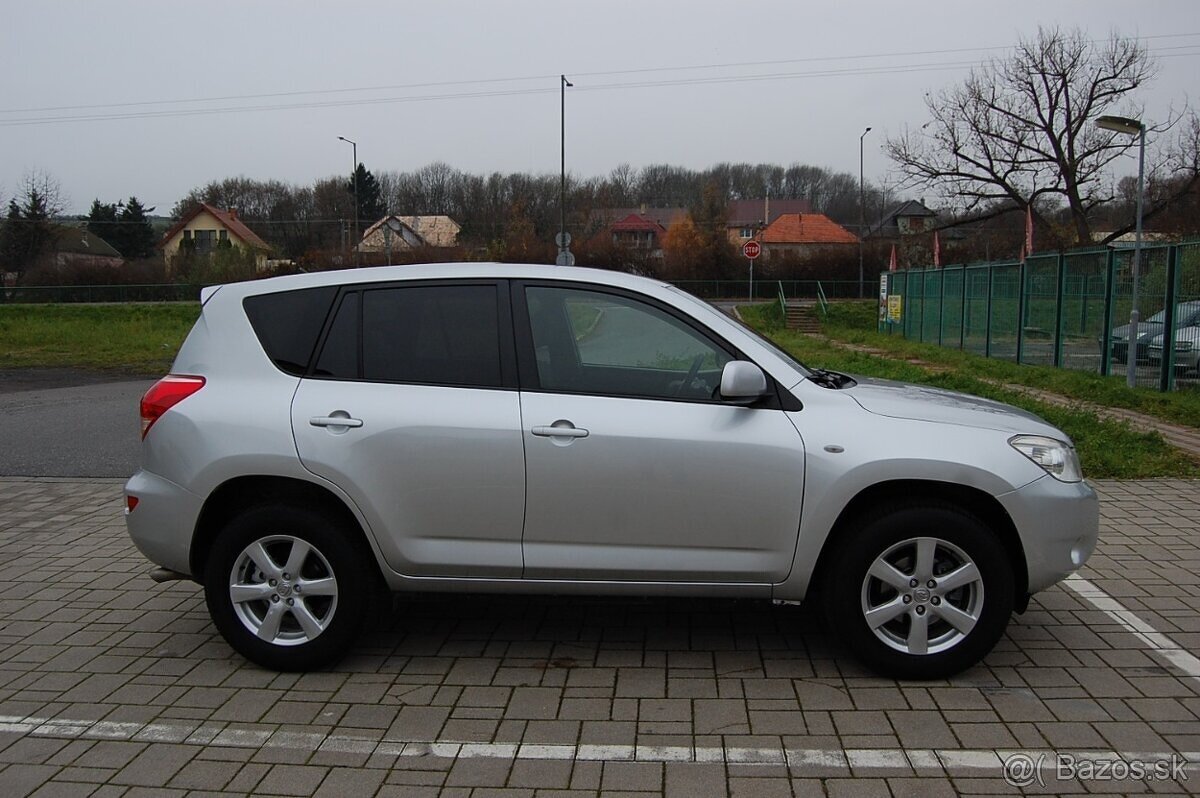 Toyota RAV4 2.0 benzín - 3