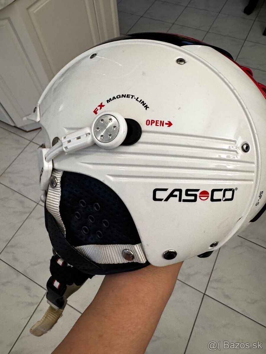 Snowboardova prilba + okuliare. - 3