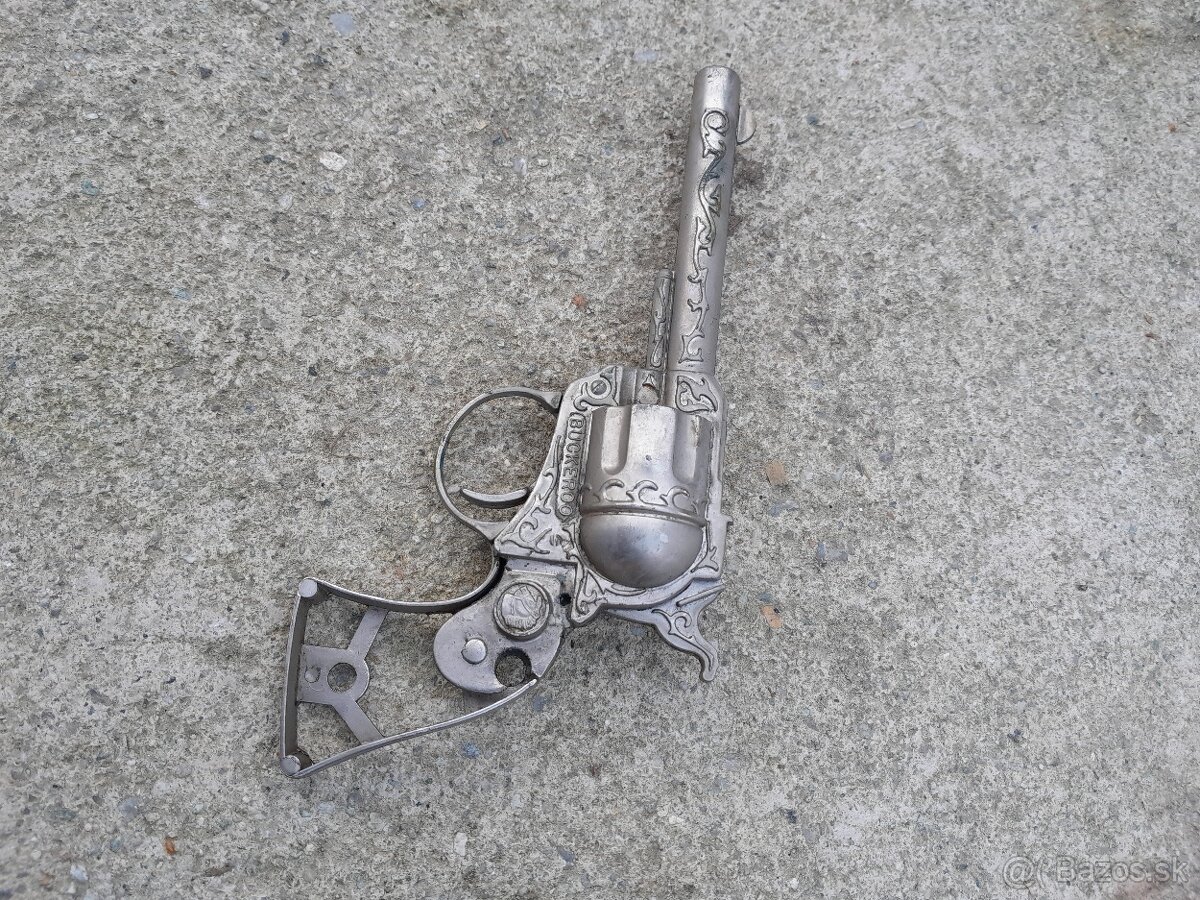 Predám hračku revolver Buckeroo - 3