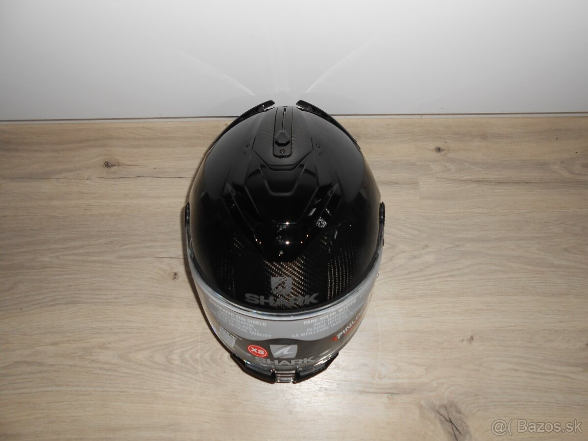 Predam krasnu novu karbonovu moto prilbu znacky SHARK SPARTA - 3