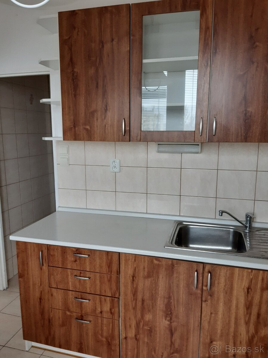 Kuchynska linka v tvare L - 3