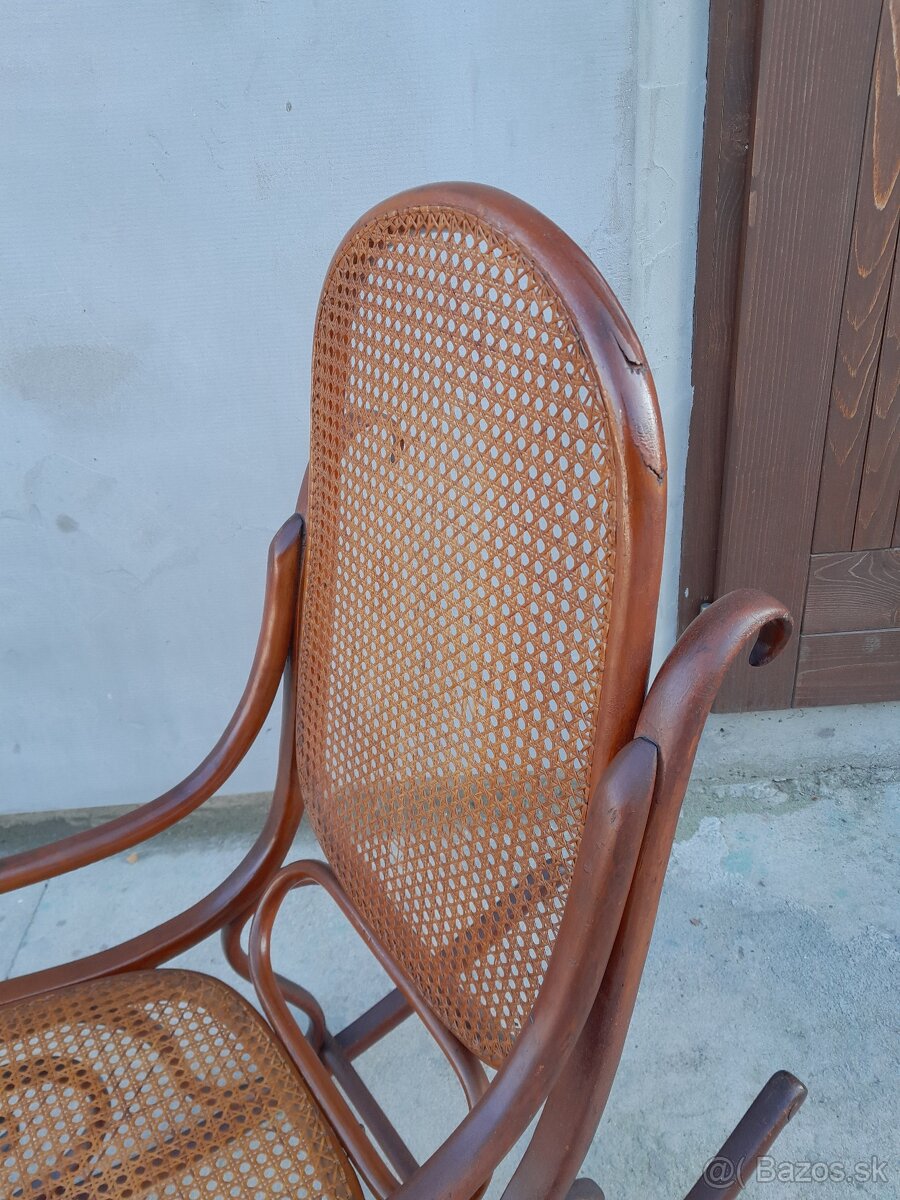 Predám staré hojdacie kreslo - 3