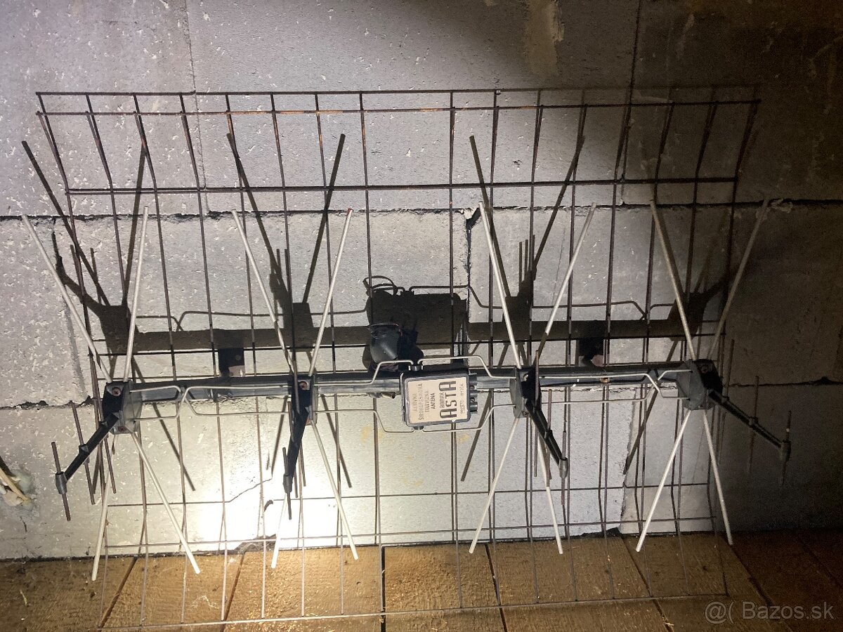 Predám novú anténu DVB - T/T2, a širokopásmovú anténu - 3