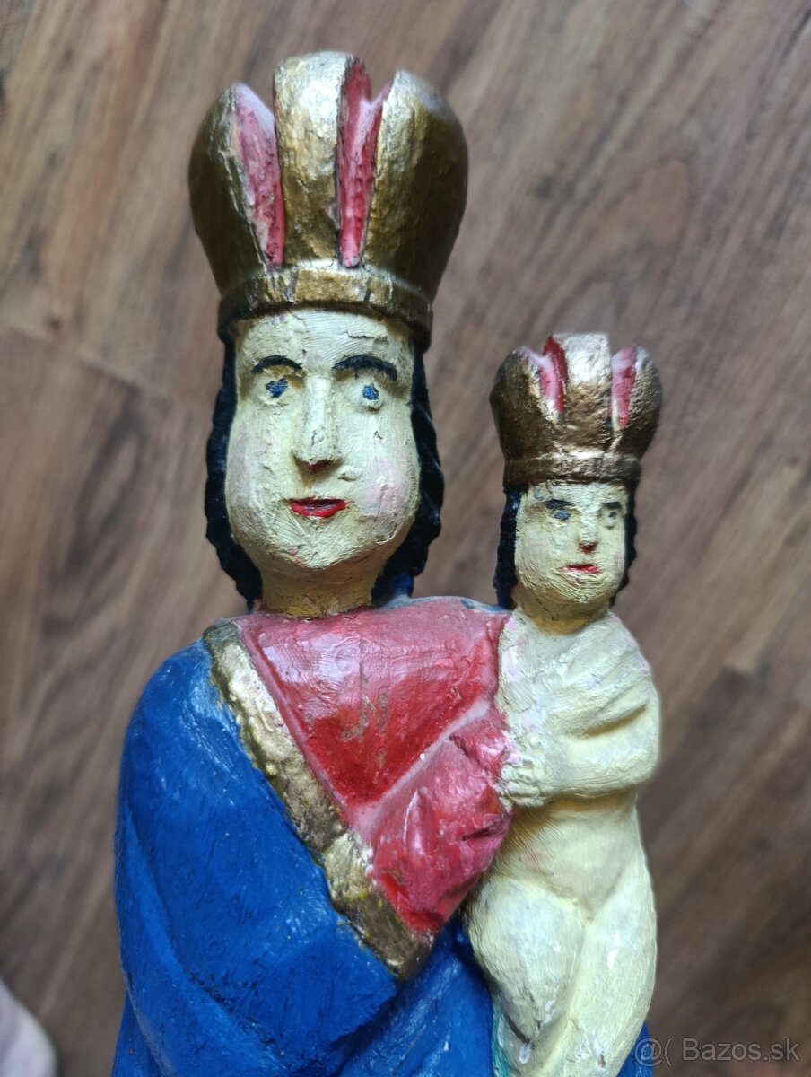 Stará drevená socha Madona s dieťaťom - 3