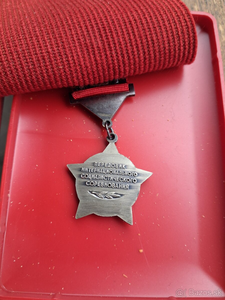 Medaile,vyznamenanie za socialisticke sutazenie - 3