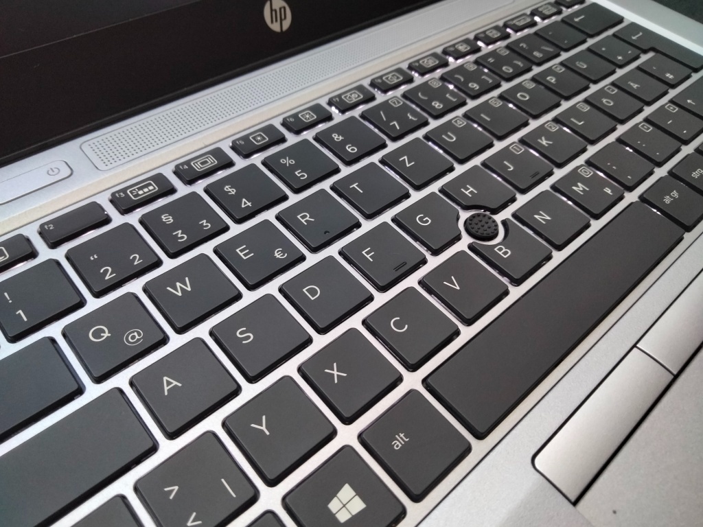 HP elitebook 725 G4 ,AMD A10 quad core , 16gb ram , ssd - 3