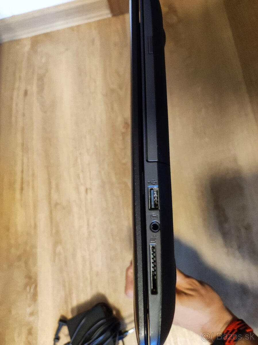 Notebook ASUS F556U 15,4", 8GB RAM WIN10, i5-7200U - 3