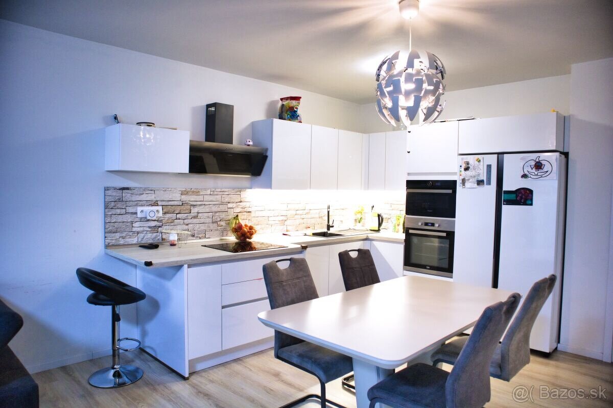 PRENÁJOM 4i mezonet v Miloslavove so záhradou a parkovaním, - 3