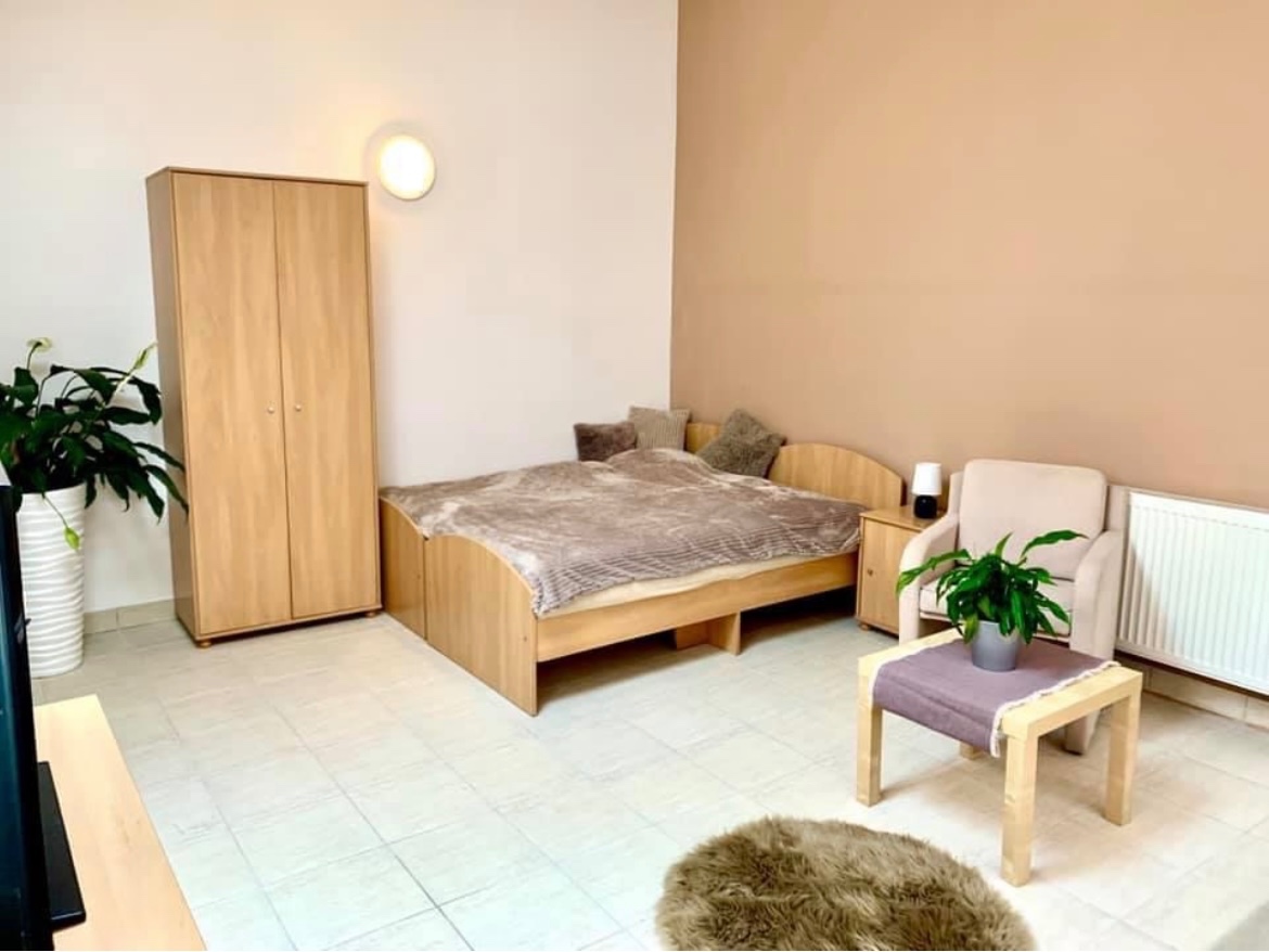 Prenájom -garzonka. - 3