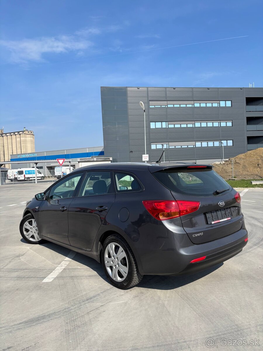 🚗 Kia Ceed 1.4 CRDi (kombi) - 3