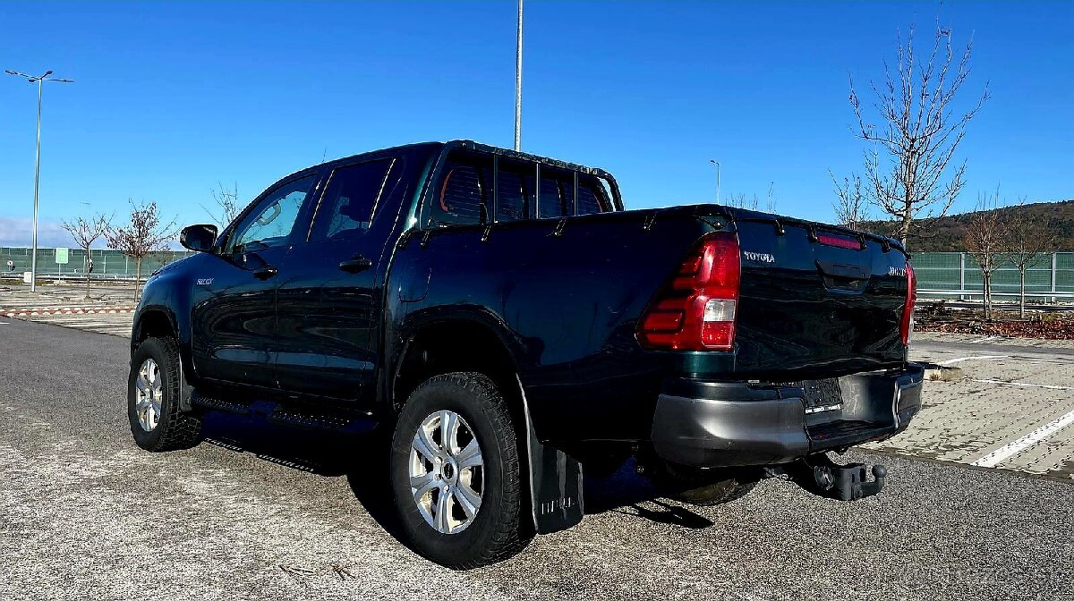 TOYOTA HILUX - PREDAJ AJ NA SPLÁTKY OD 0% AKONTÁCIE
