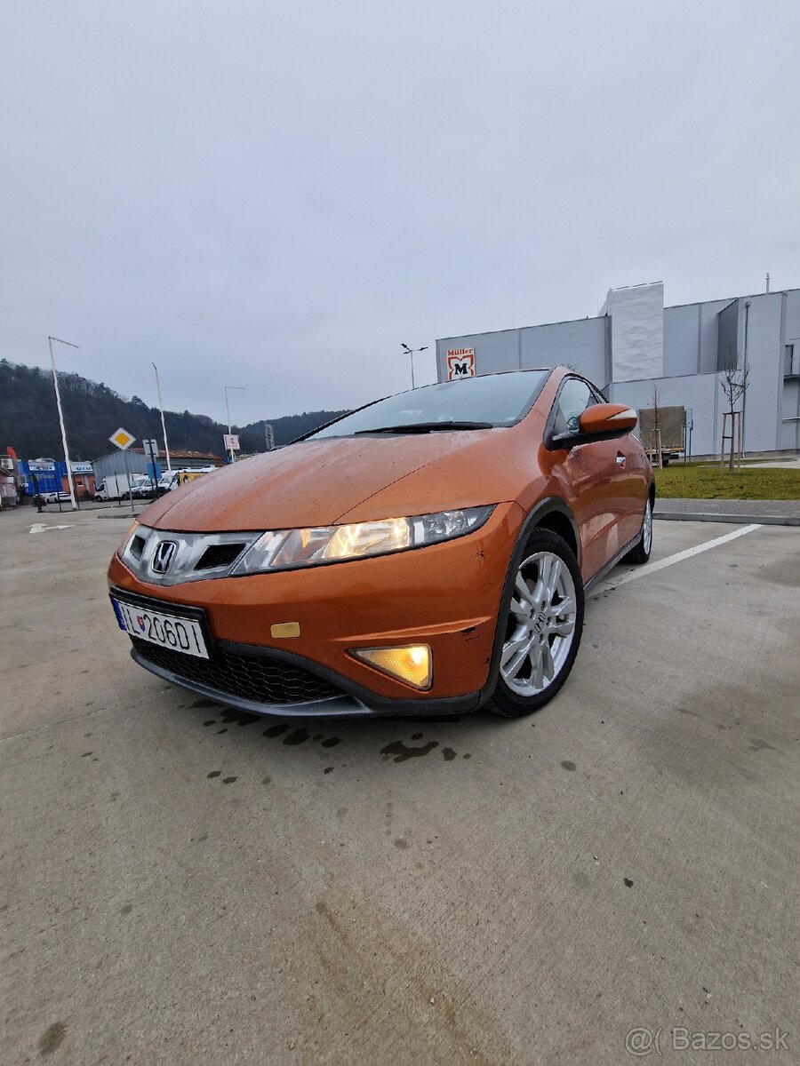 Honda Civic 5D SPORT 1.8 I-VTEC BENZÍN
I-Vtec - 3