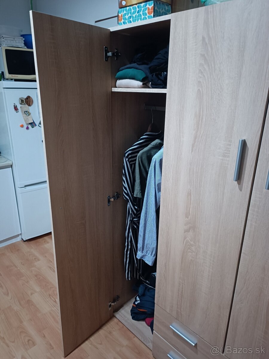 Šatníková skriňa - 3