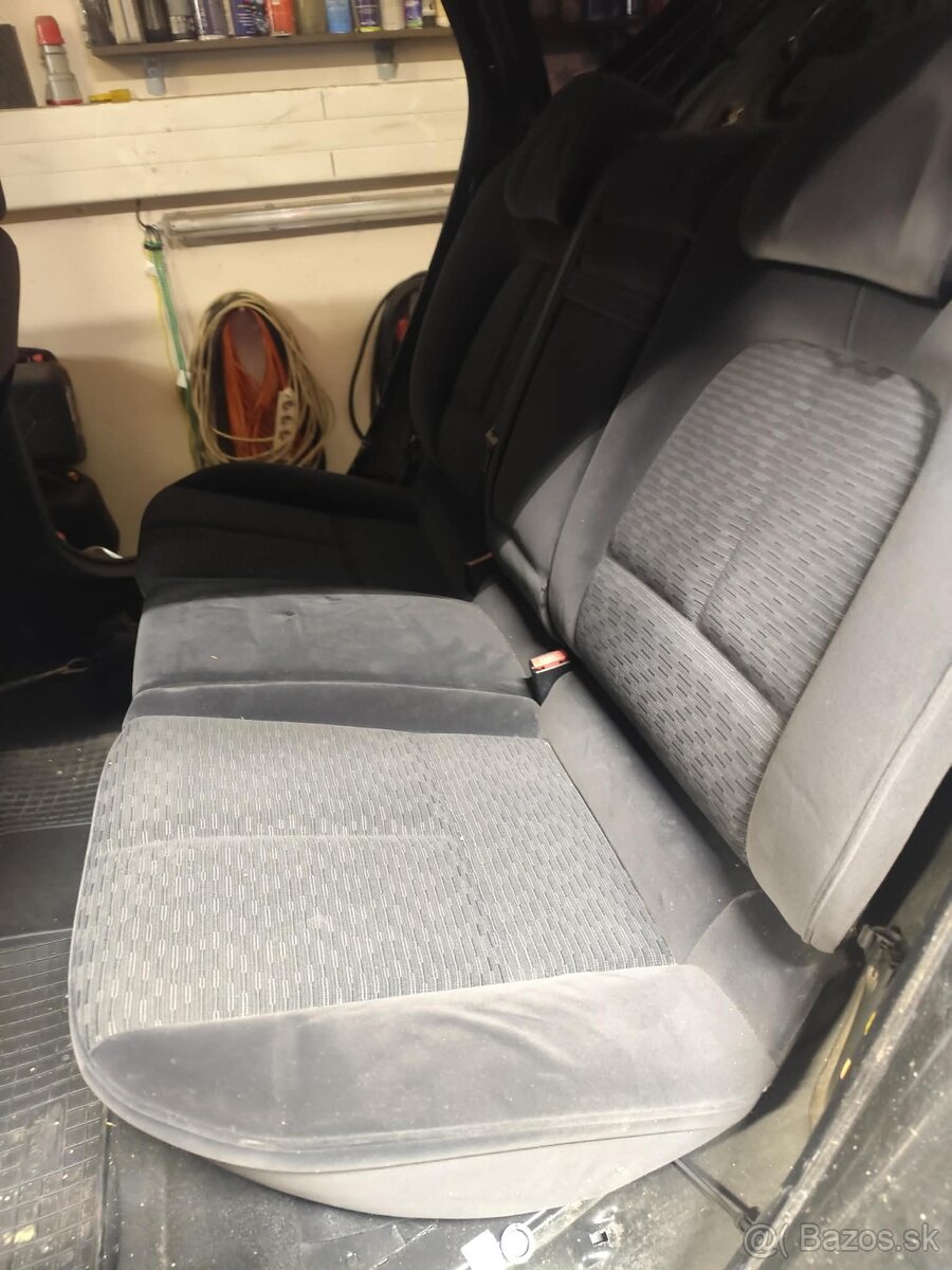 Peugeot 407 SW sedačky - 3