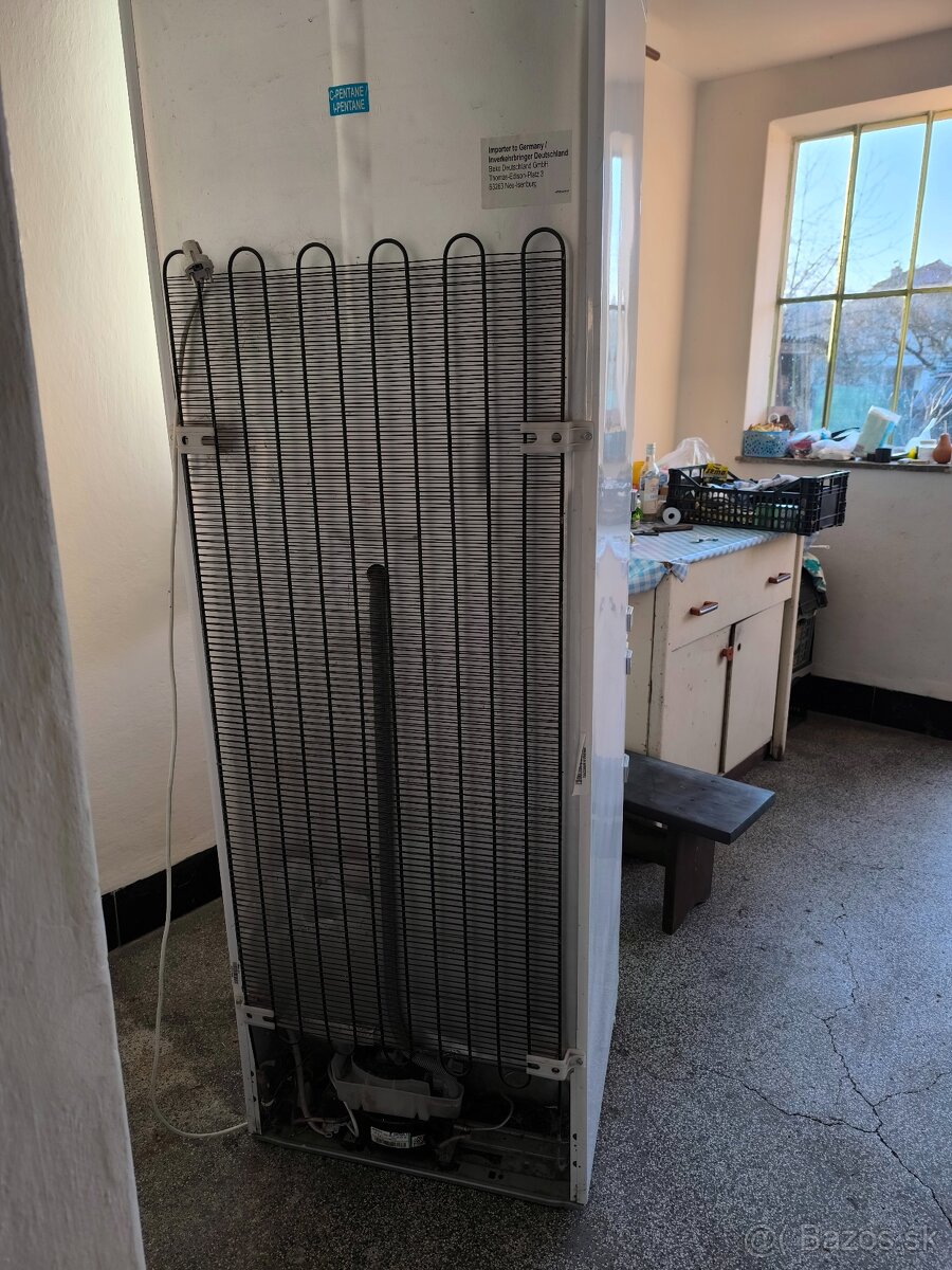 Chladnička s mrazničkou Beko. - 3