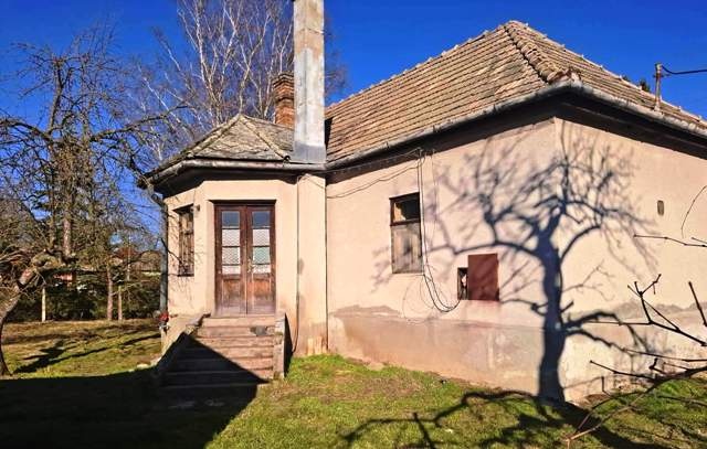 PLEŠ -domček s OVOCNÝM SADOM 2049 m2 - 3