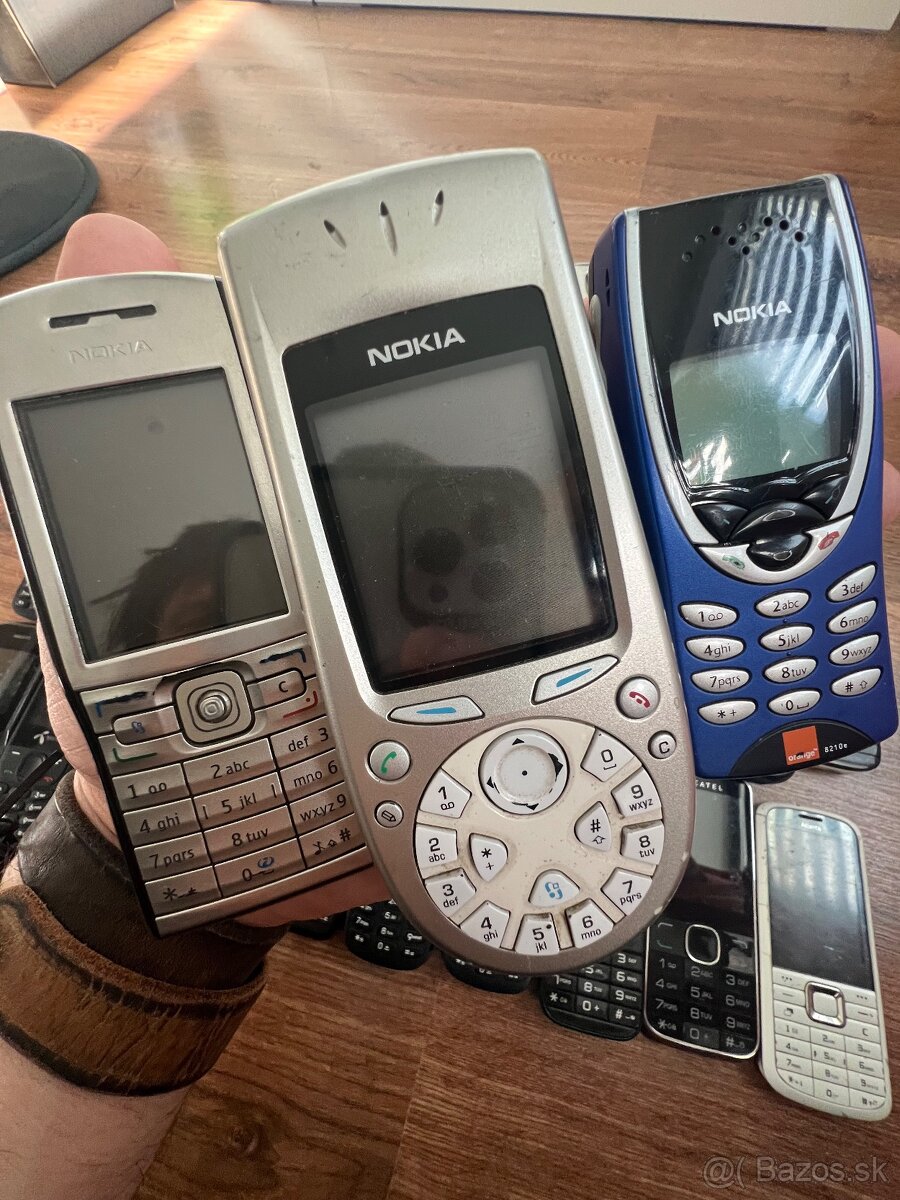 Predám zbierku mobilov - 3