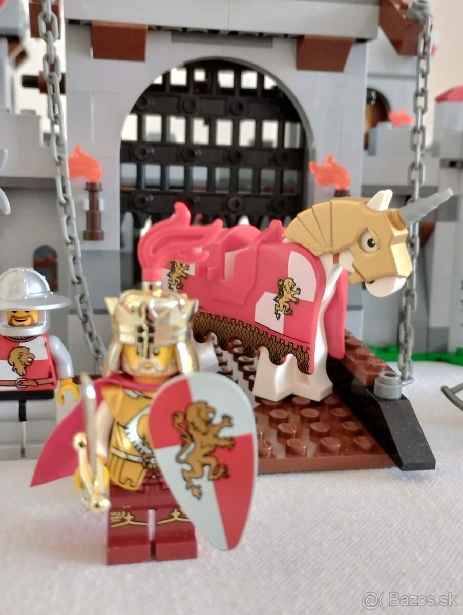 LEGO Castle 7946 King's Castle - 3